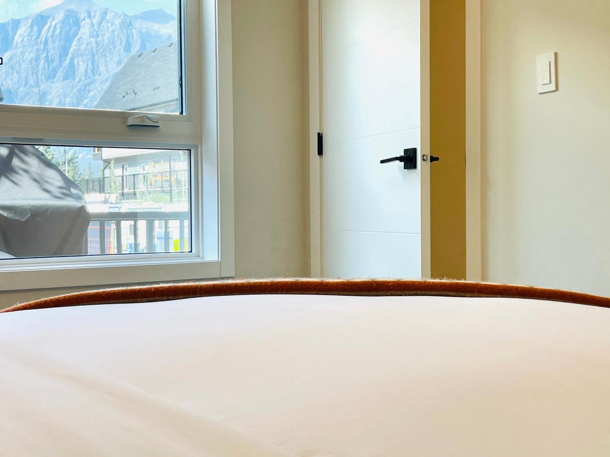 Joe'S Contemporary 2 King Bedrooms Vacation Home In Canmore Exteriör bild